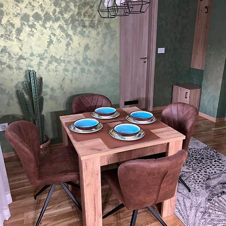 Jungle Lux Apartment Cacak Exterior photo